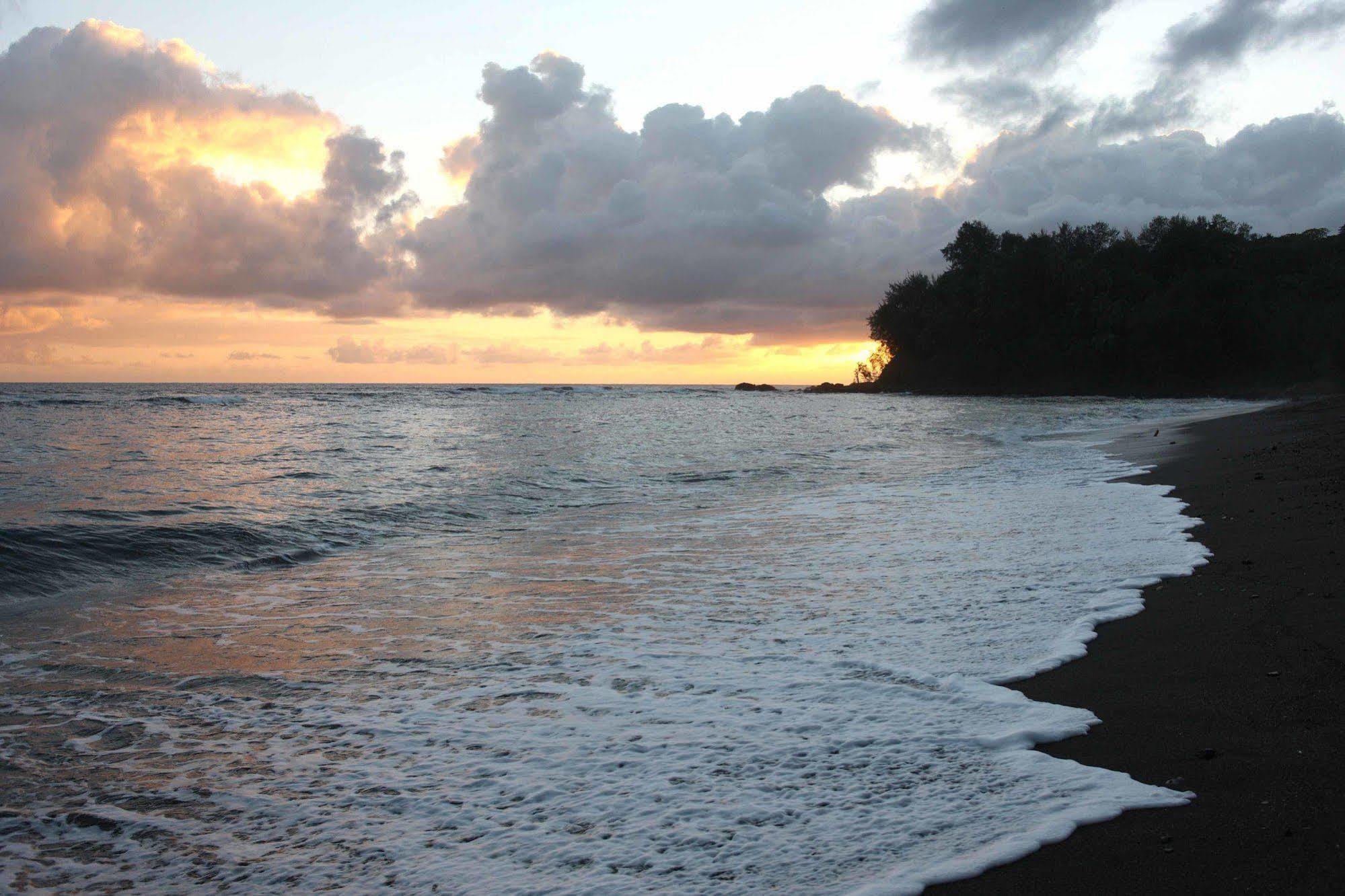 Friendly Beach Looukeureus Ngoại thất bức ảnh
